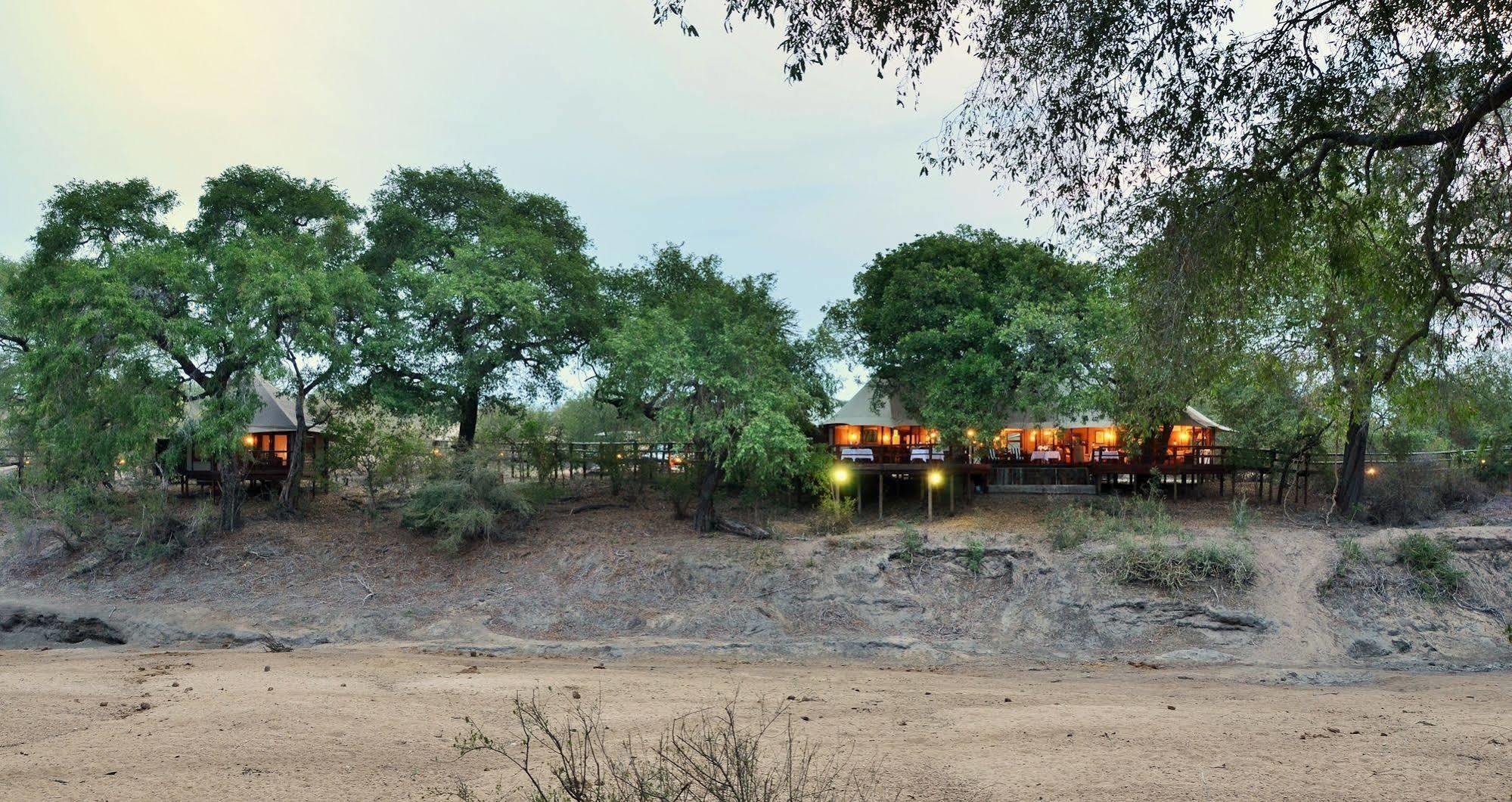 Hamiltons Tented Camp Mluwati Concession Extérieur photo